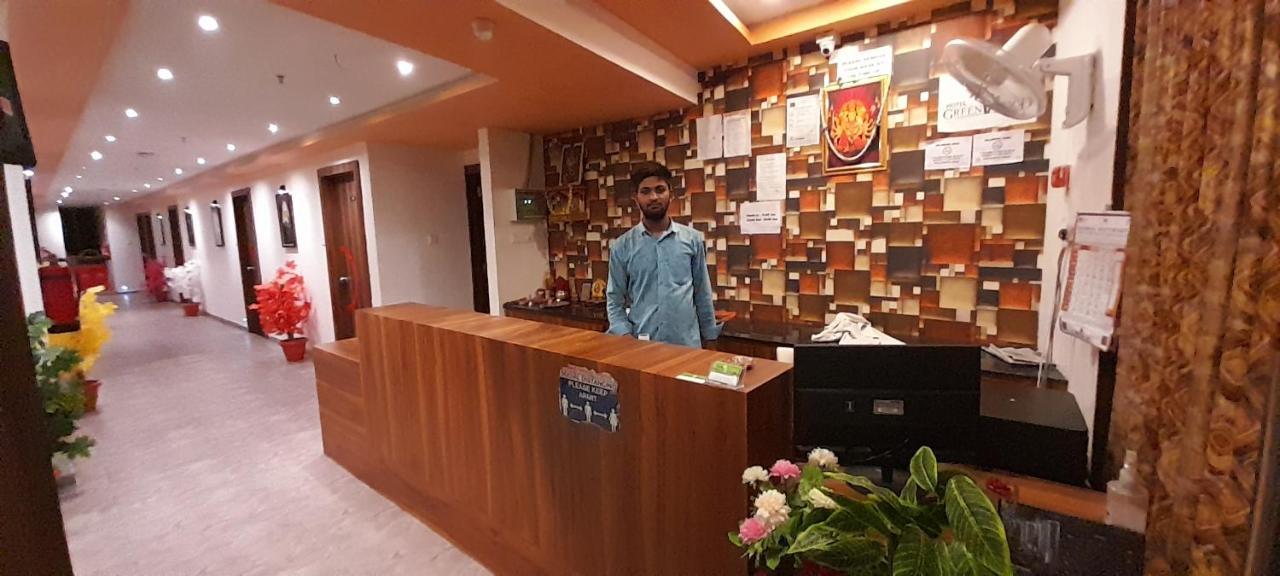 Hotel Green Park Ānand Buitenkant foto